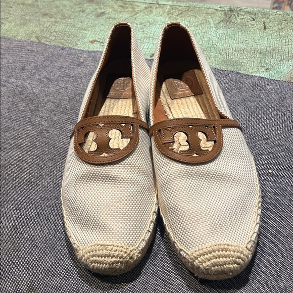 Tory Burch Sidney Espadrilles Size 9 Canvas Logo Flats Neutral - Picture 3 of 7